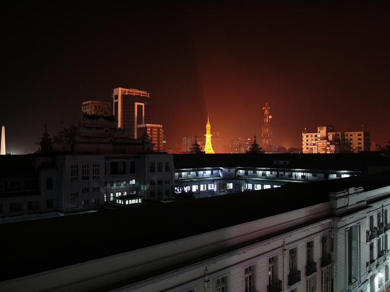 Burma III-037-Seib-2014.jpg - Sule Pagoda at midnight (Photo by Roland Seib)